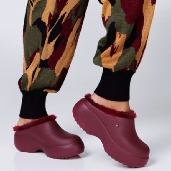 NWOB Melissa Free Clog Fluffy Platform Red Women’s Size 5 - Picture 2 of 16